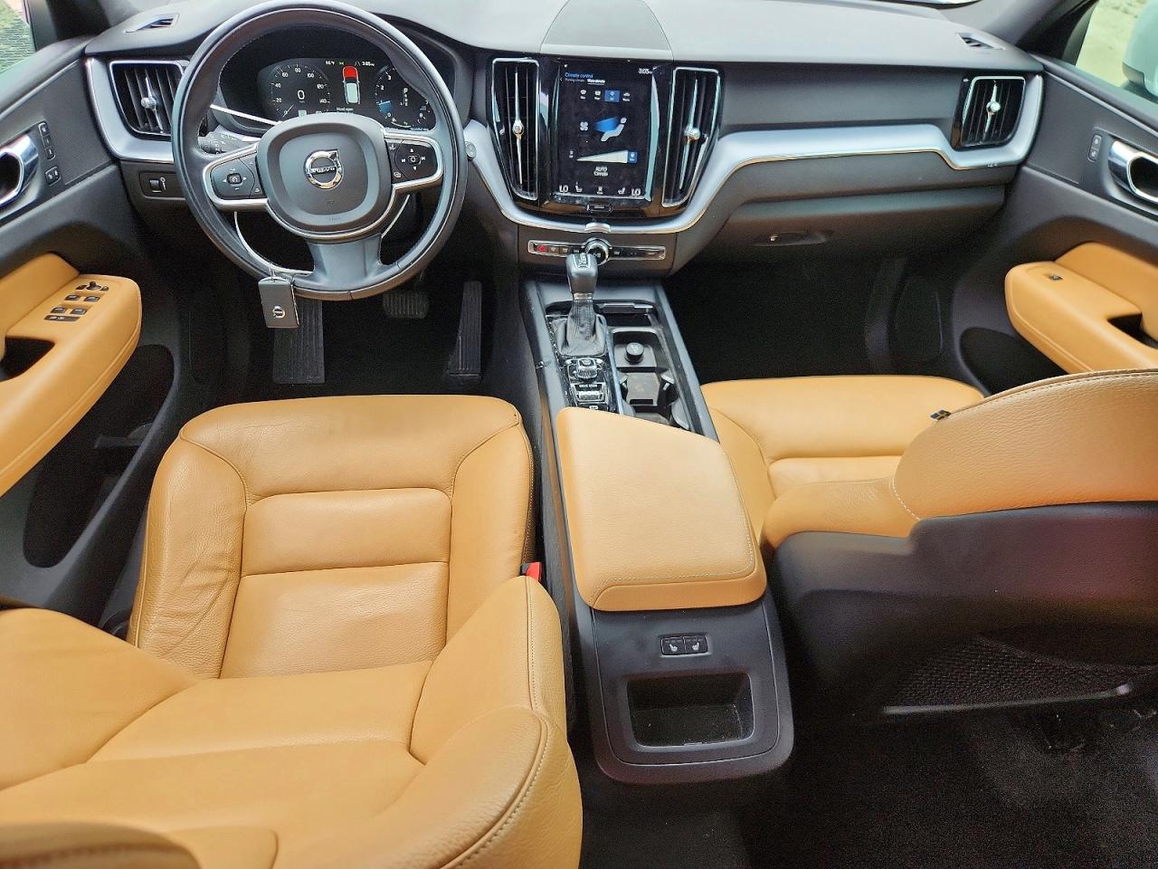 2020 VOLVO XC60 T5 MOMENTUM photo 8