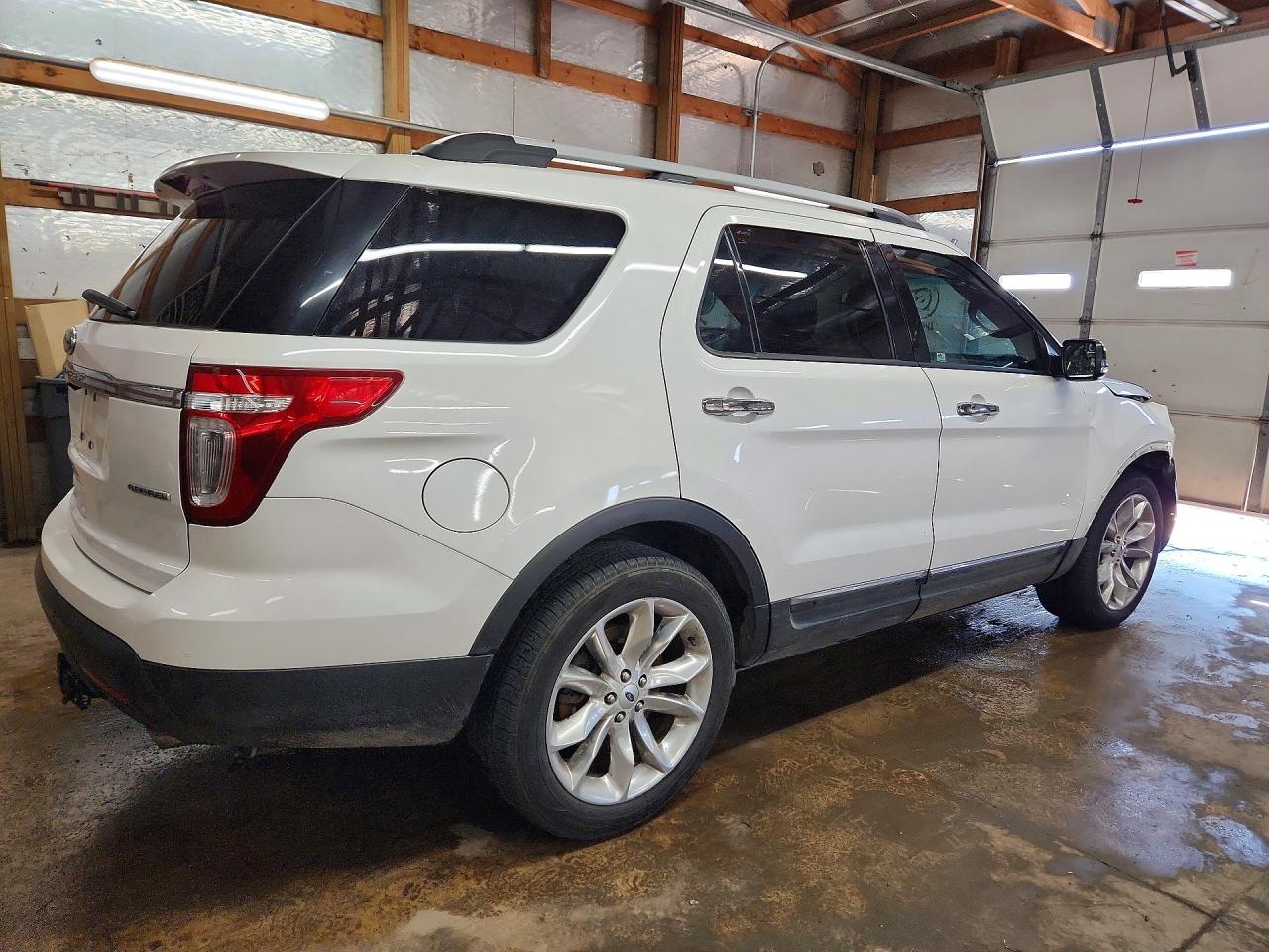 2014 FORD EXPLORER XLT photo 3