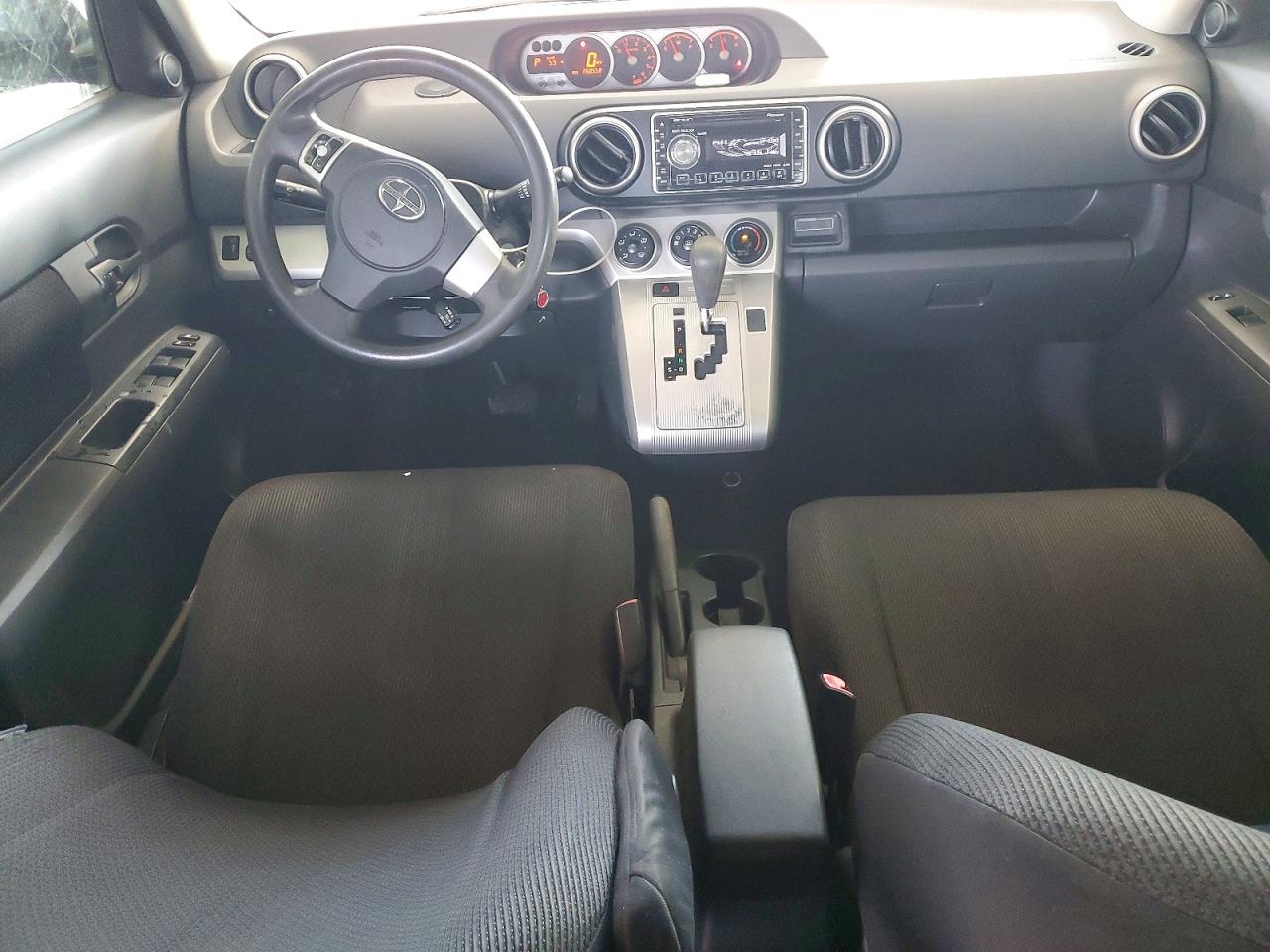 2009 TOYOTA SCION XB photo 8