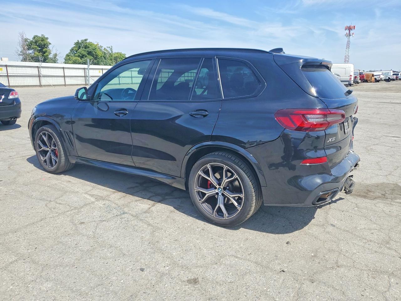 2022 BMW X5 XDRIVE40I photo 3