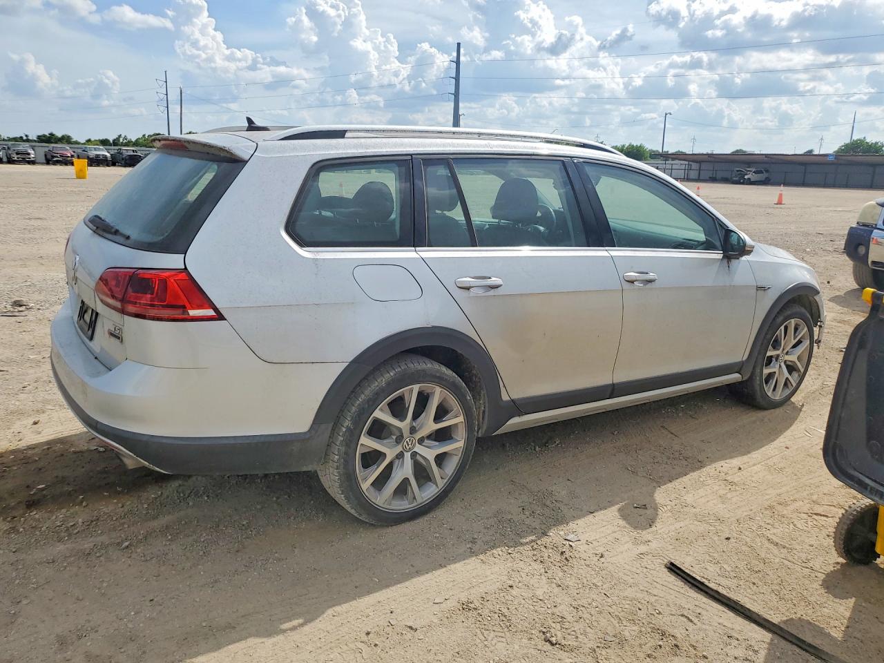 2017 VOLKSWAGEN GOLF ALLTRACK S photo 5