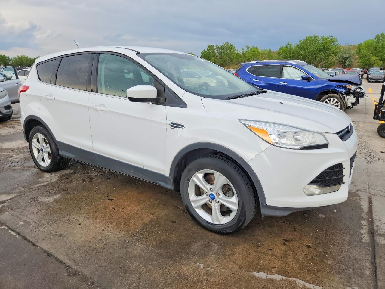 2016 FORD ESCAPE SE photo 4