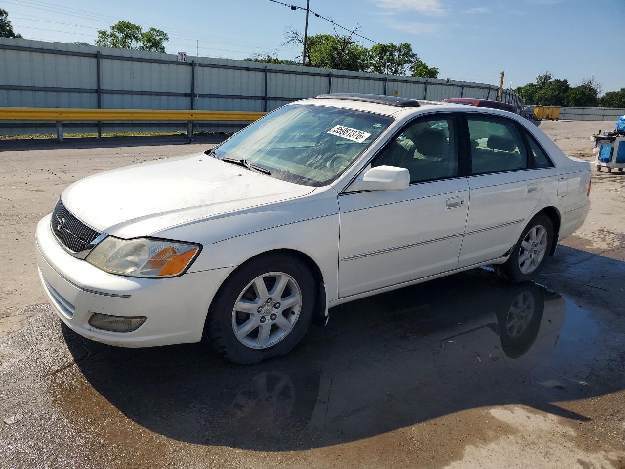 2000 TOYOTA AVALON