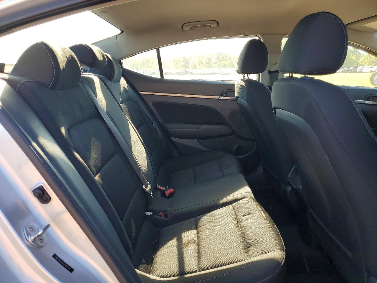 2018 HYUNDAI ELANTRA SEL photo 19