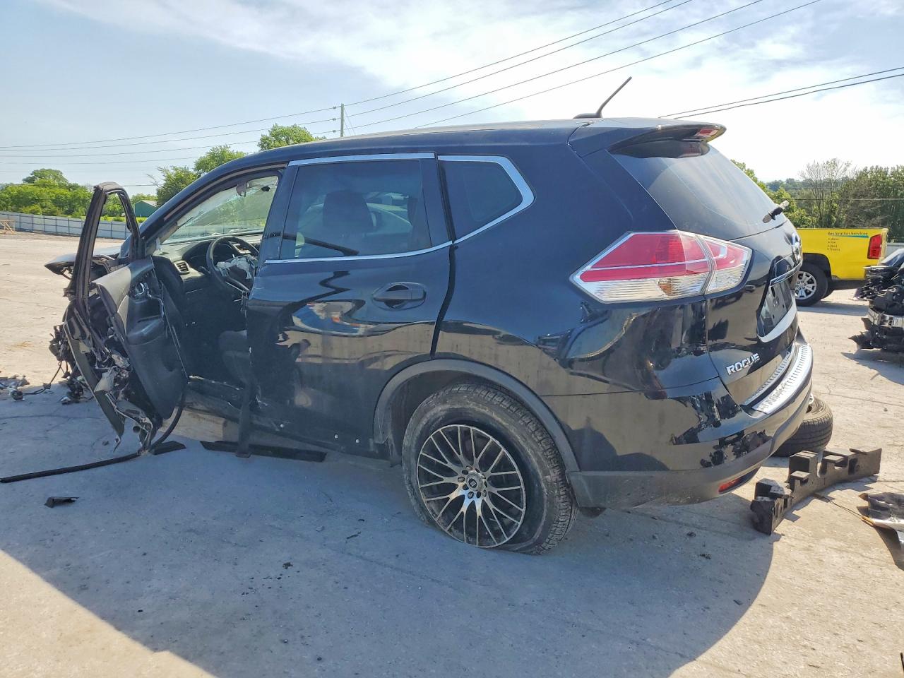 2016 NISSAN ROGUE S photo 2