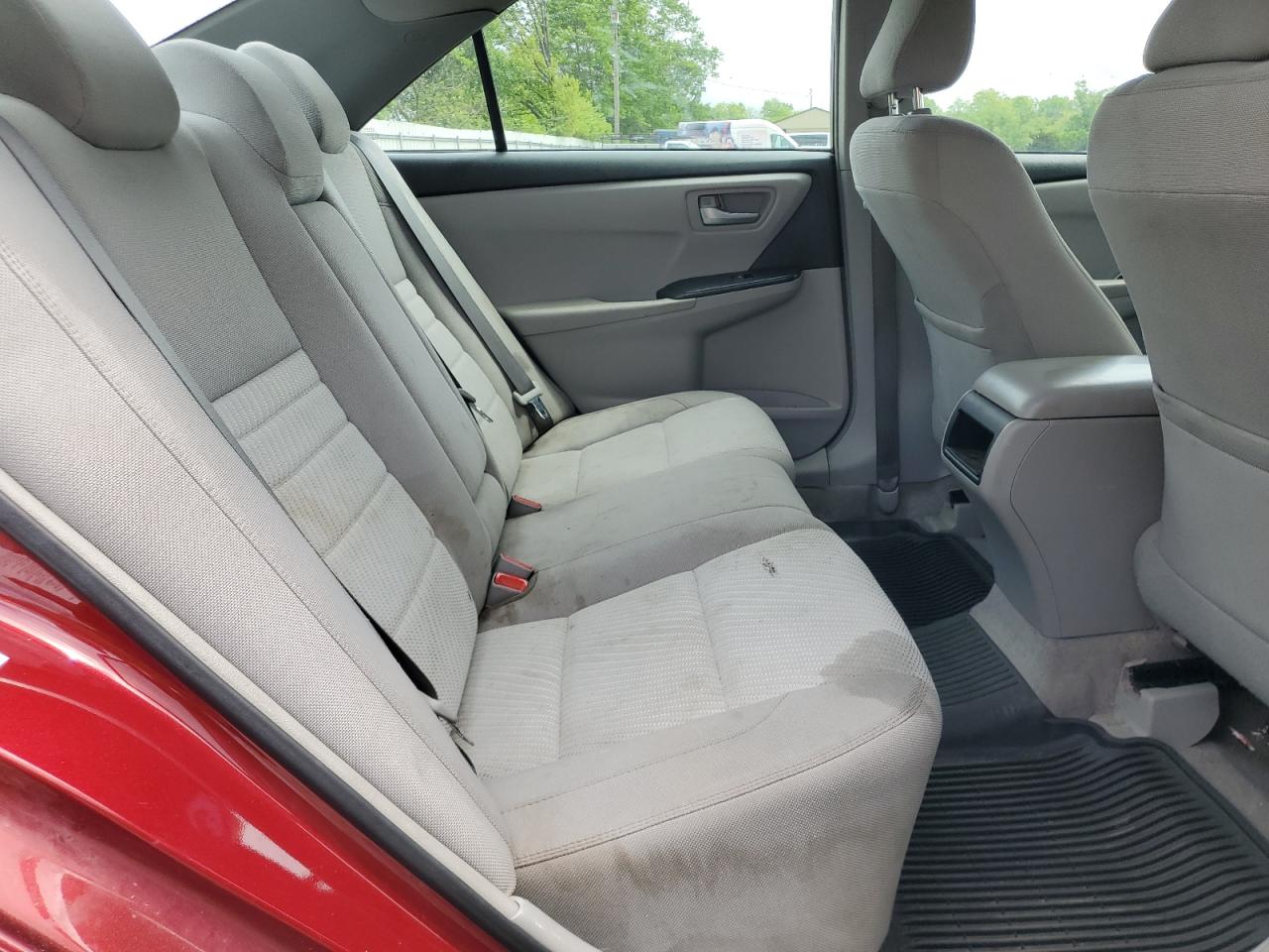 2017 TOYOTA CAMRY LE photo 19