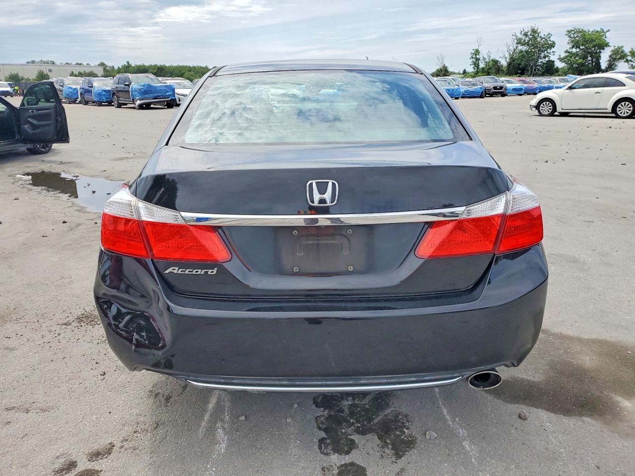 2015 HONDA ACCORD LX photo 16