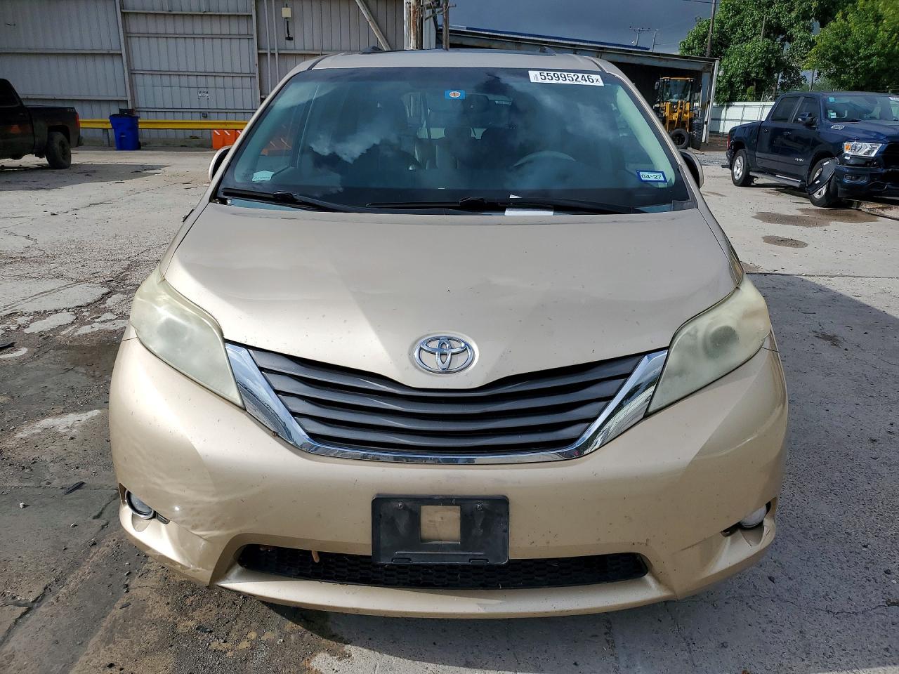 2013 TOYOTA SIENNA XLE 8-PASSENGER photo 13