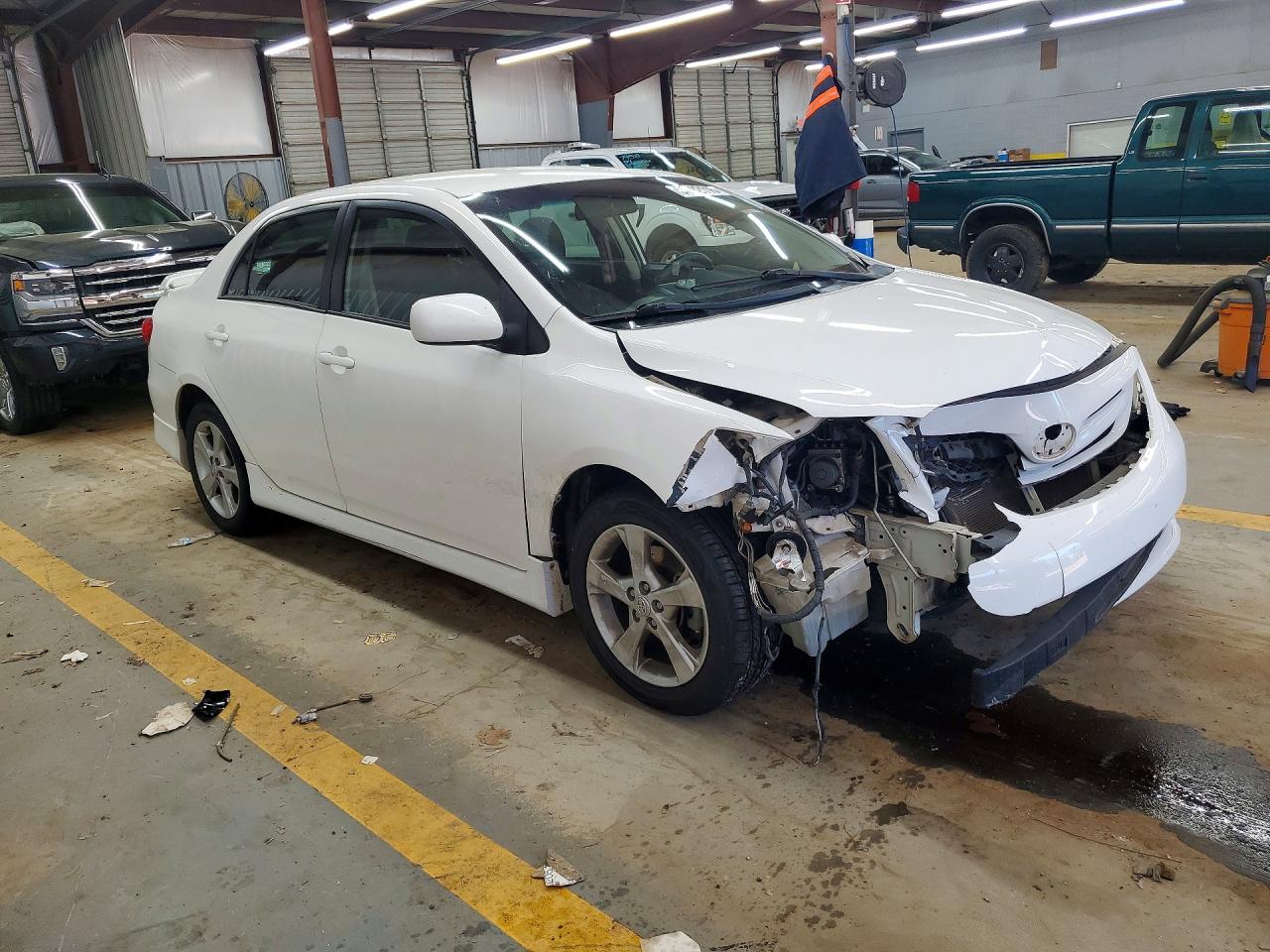 2013 TOYOTA COROLLA S photo 4
