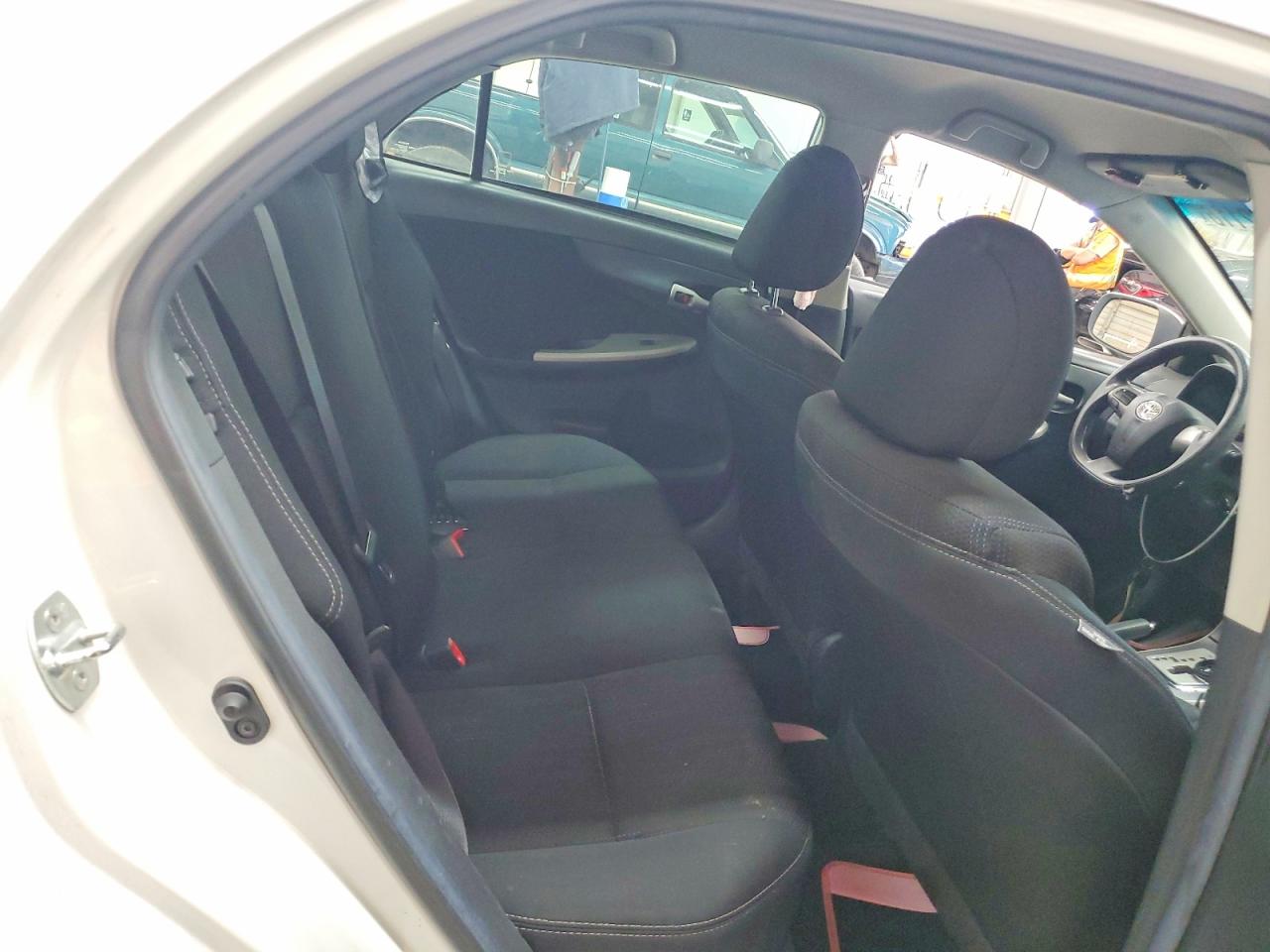 2013 TOYOTA COROLLA S photo 10