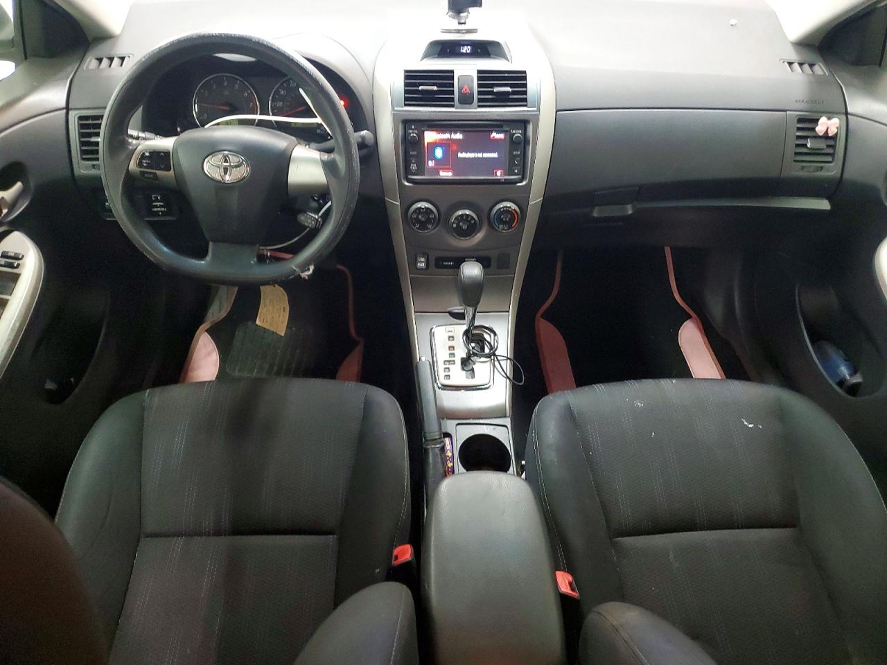 2013 TOYOTA COROLLA S photo 8