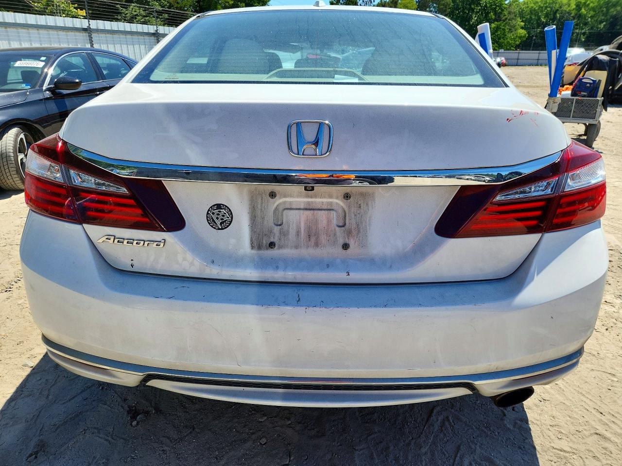 2017 HONDA ACCORD EX photo 11