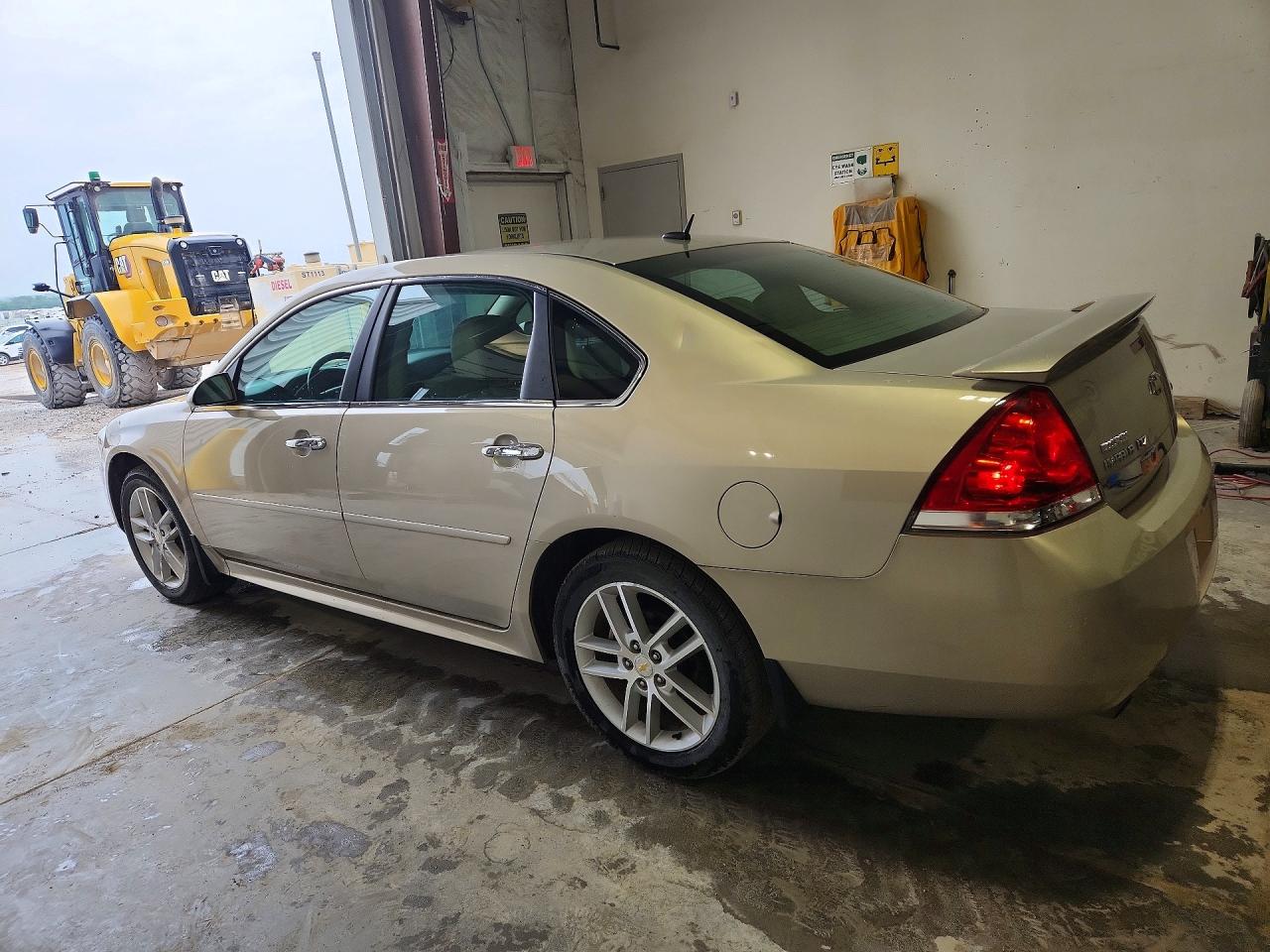 2011 CHEVROLET IMPALA LTZ photo 3
