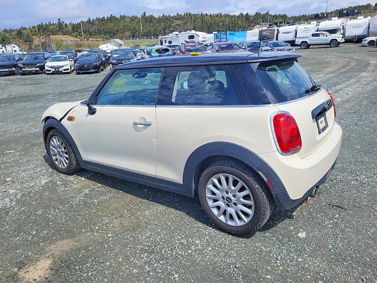 2016 MINI COOPER photo 4
