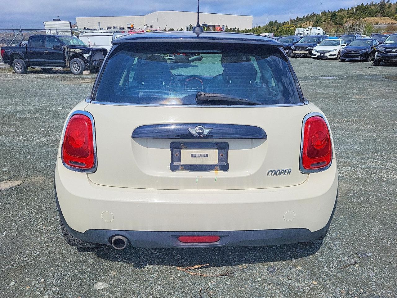 2016 MINI COOPER photo 16