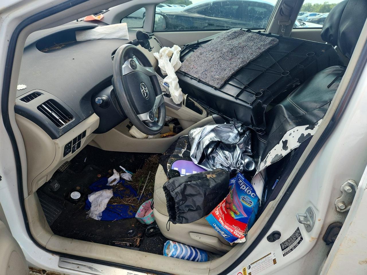 2012 TOYOTA PRIUS THREE photo 7