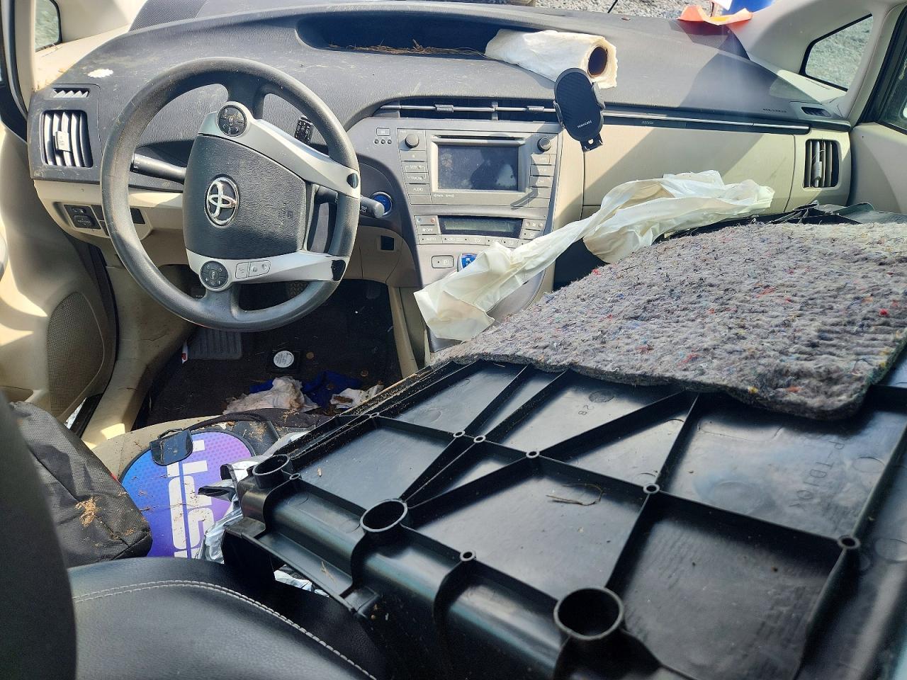 2012 TOYOTA PRIUS THREE photo 8