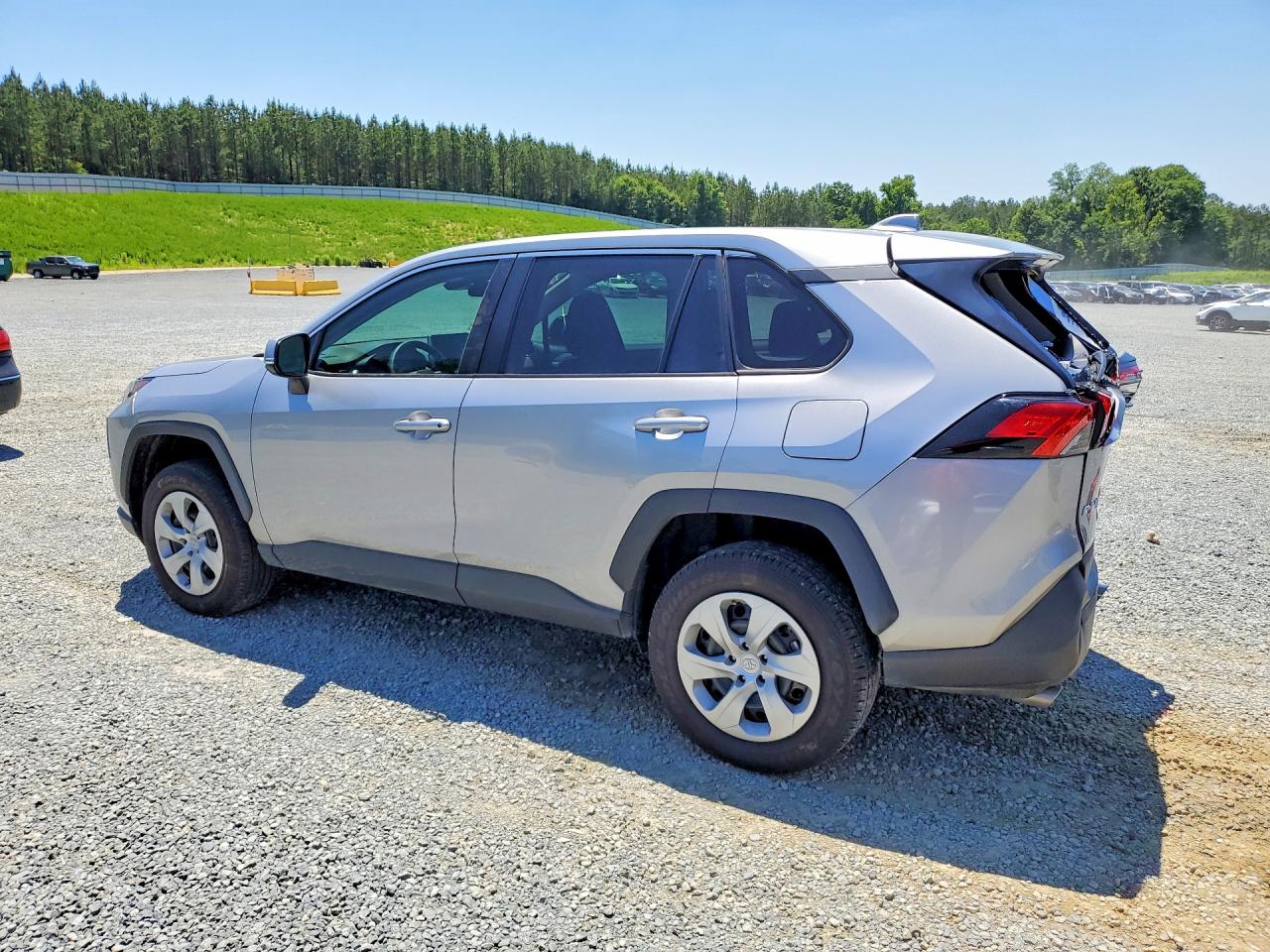 2024 TOYOTA RAV4 LE photo 4