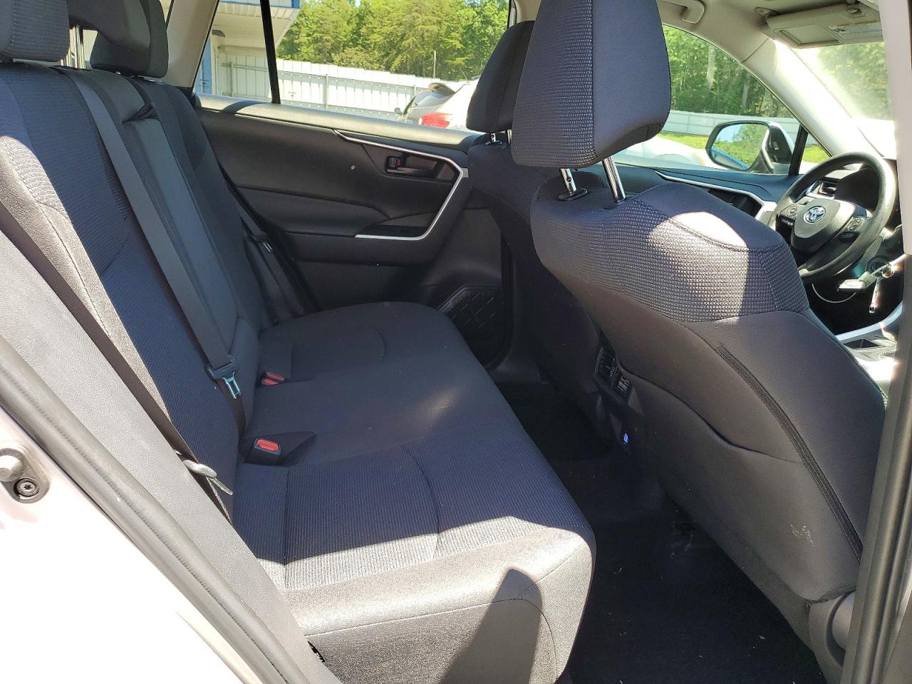 2024 TOYOTA RAV4 LE photo 31