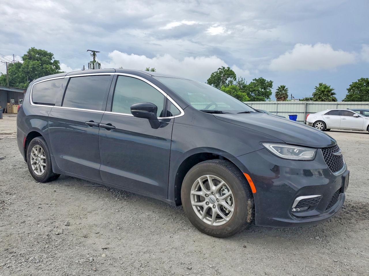 2025 CHRYSLER PACIFICA SELECT photo 7