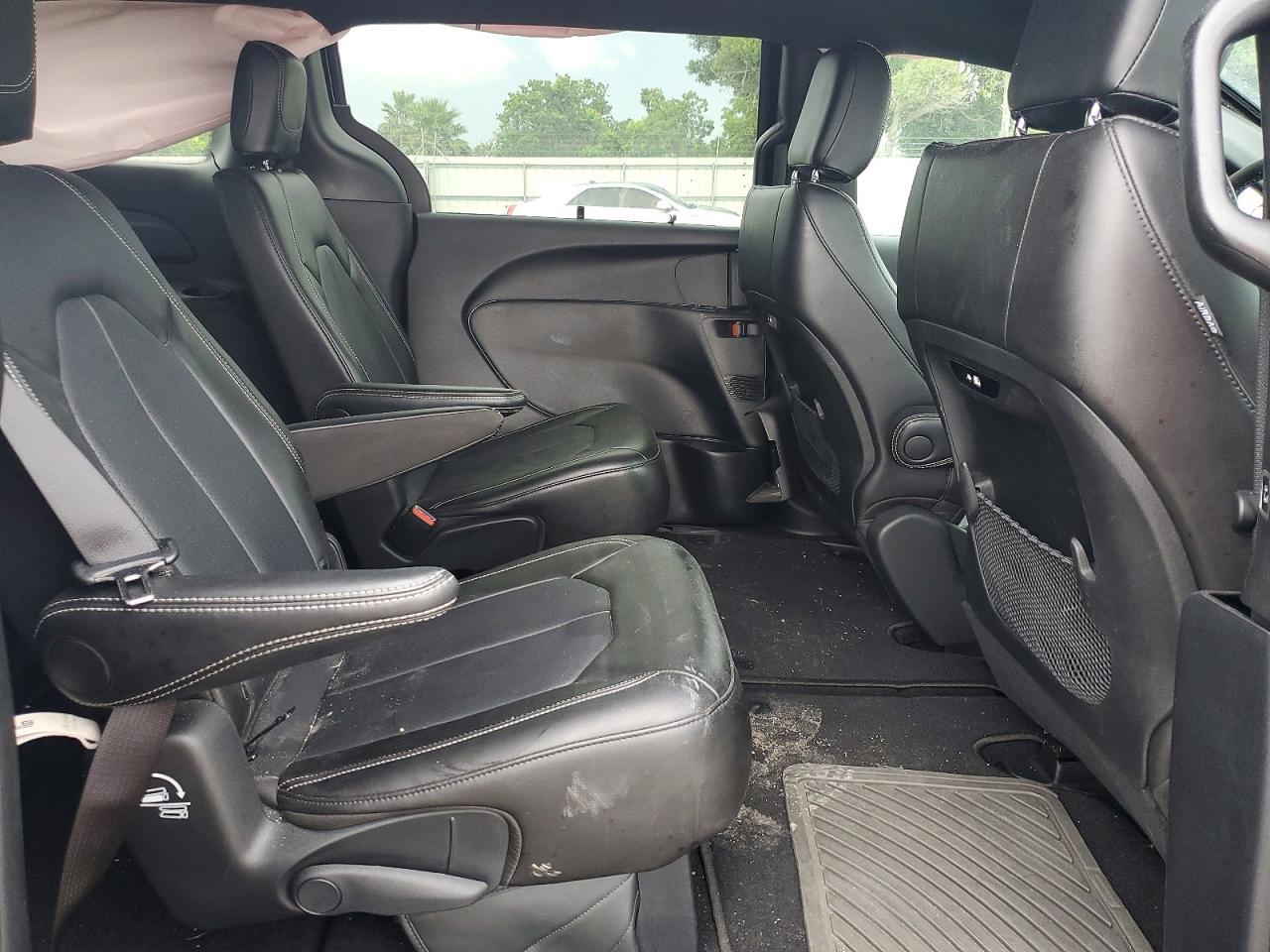 2025 CHRYSLER PACIFICA SELECT photo 19