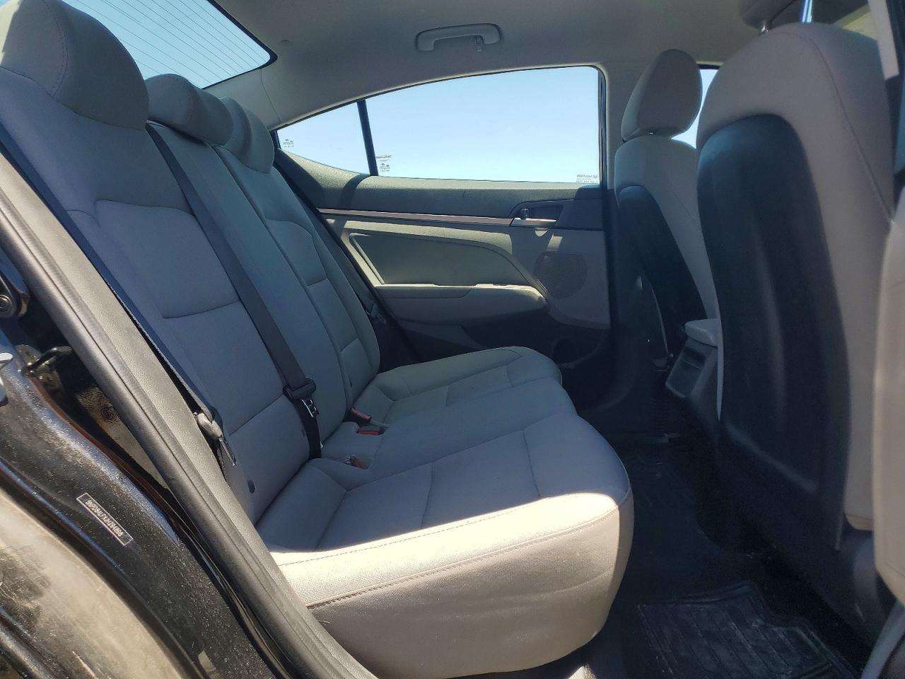 2018 HYUNDAI ELANTRA SEL photo 10