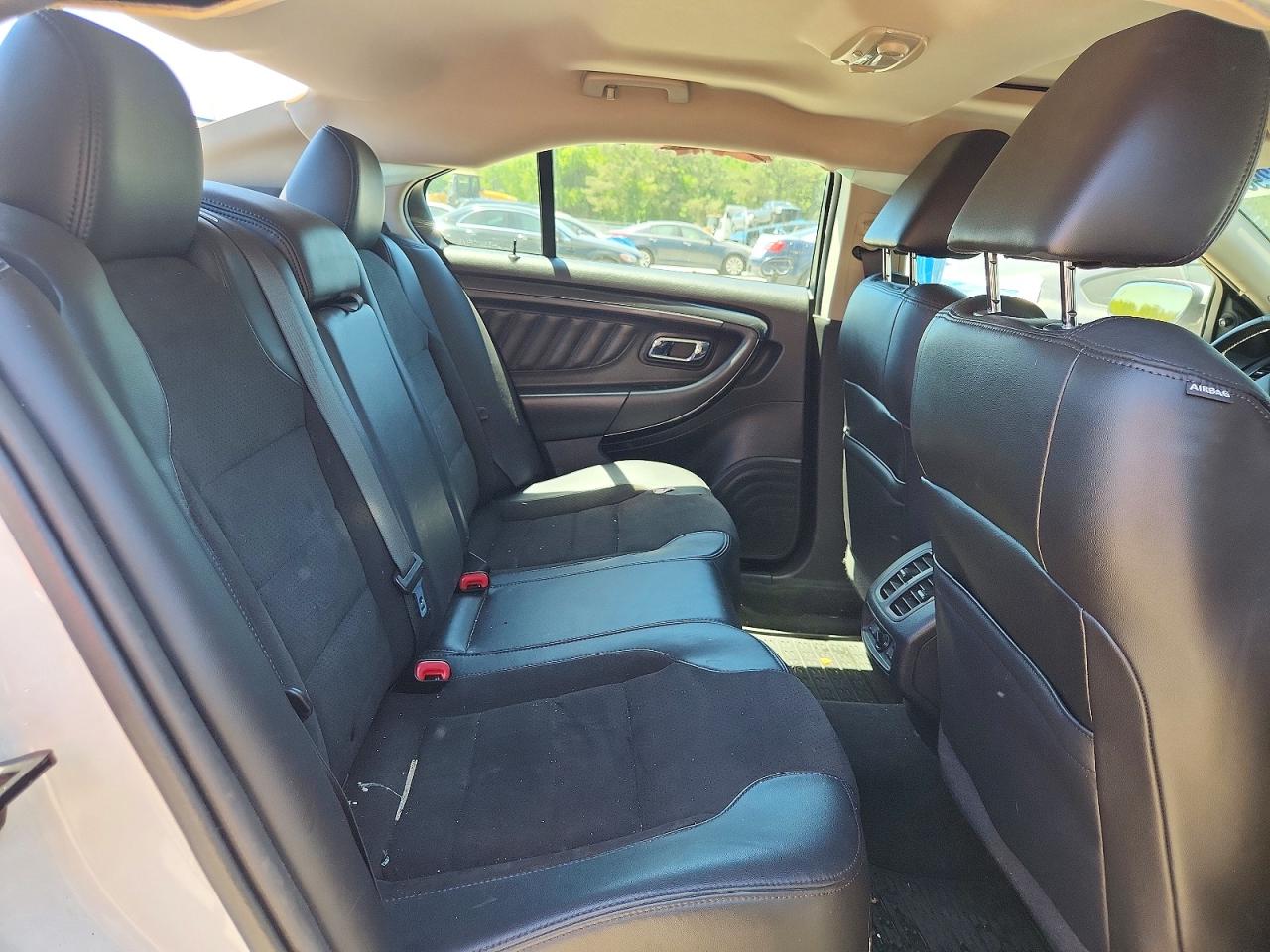 2011 FORD TAURUS SHO photo 28