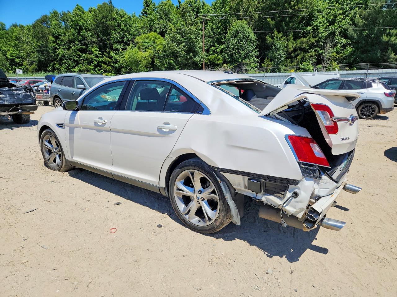 2011 FORD TAURUS SHO photo 4