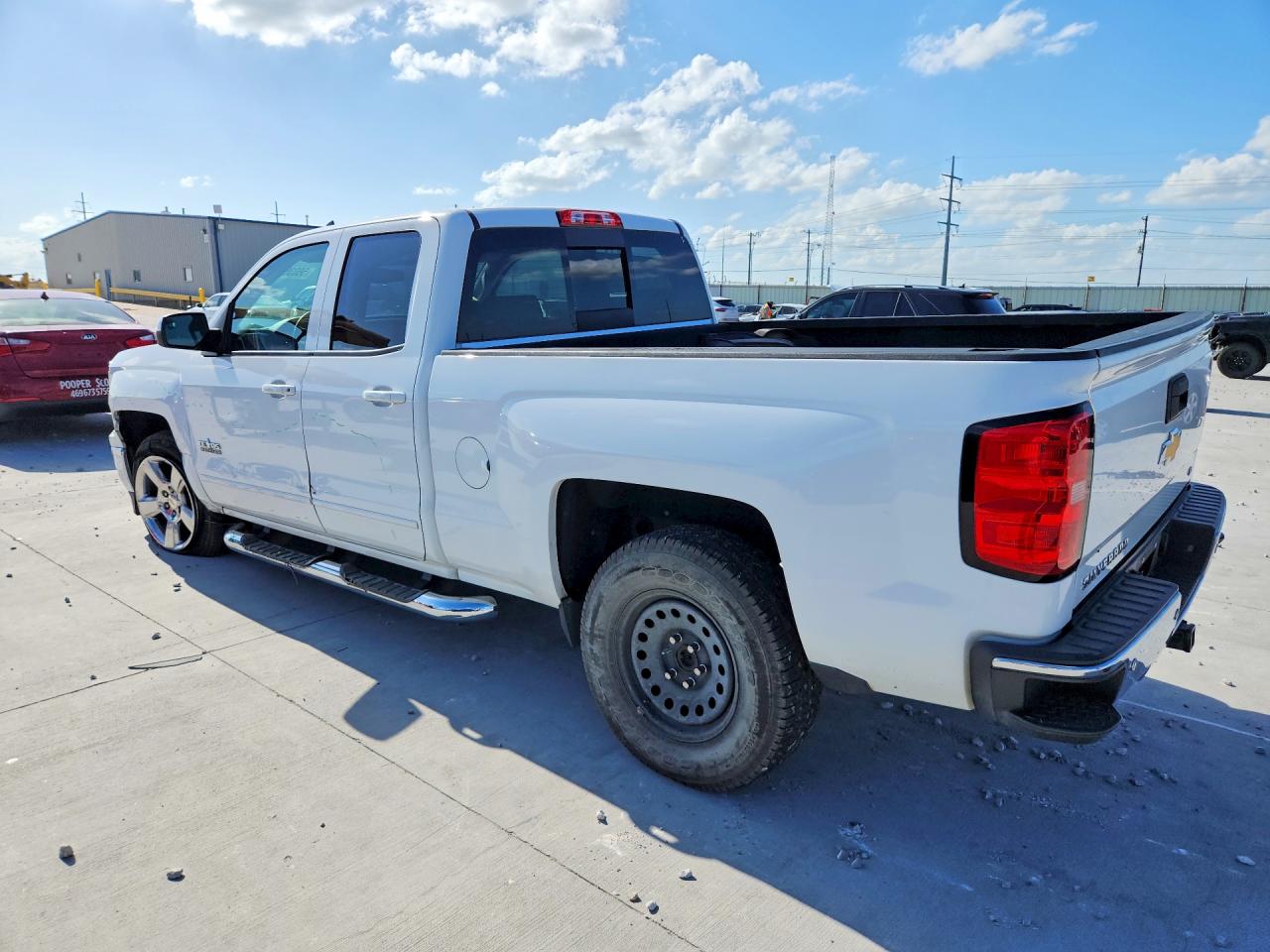 2015 CHEVROLET SILVERADO C1500 LT photo 3