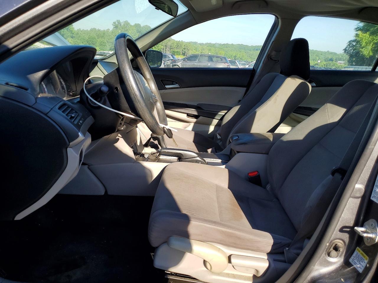 2011 HONDA ACCORD LX photo 13