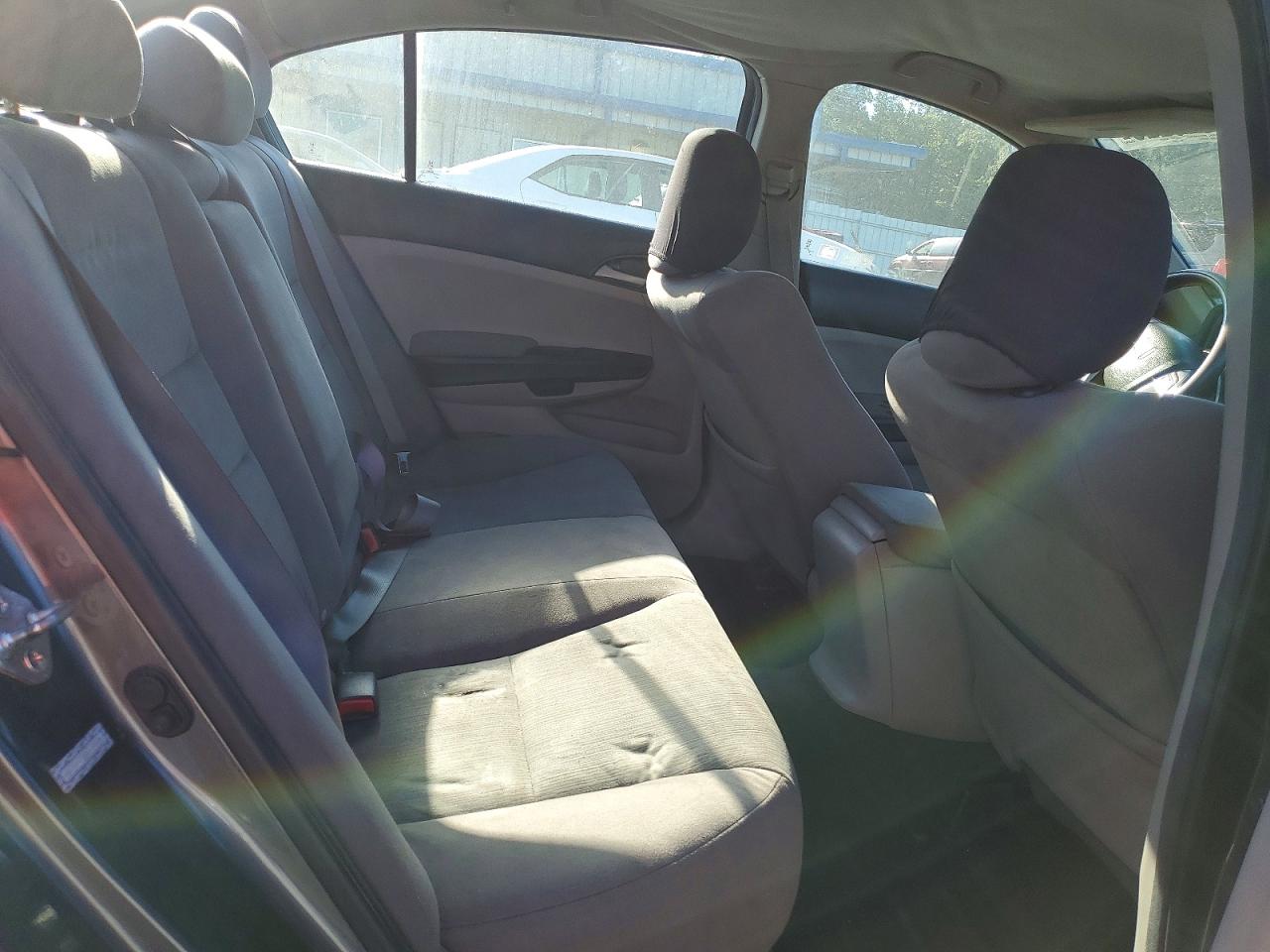 2011 HONDA ACCORD LX photo 19