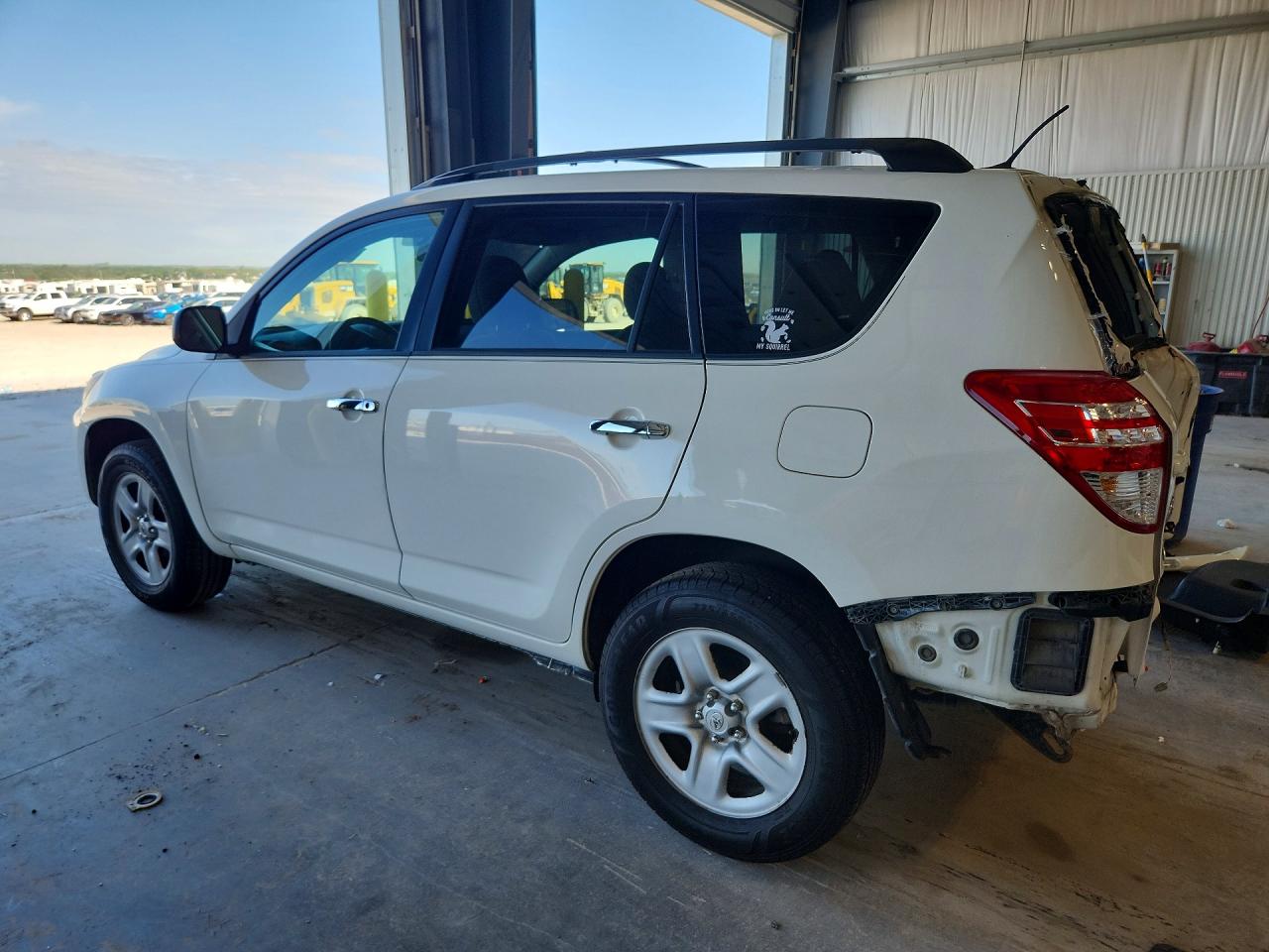 2012 TOYOTA RAV4 BASE photo 3