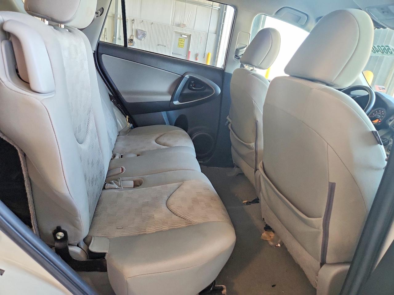 2012 TOYOTA RAV4 BASE photo 19