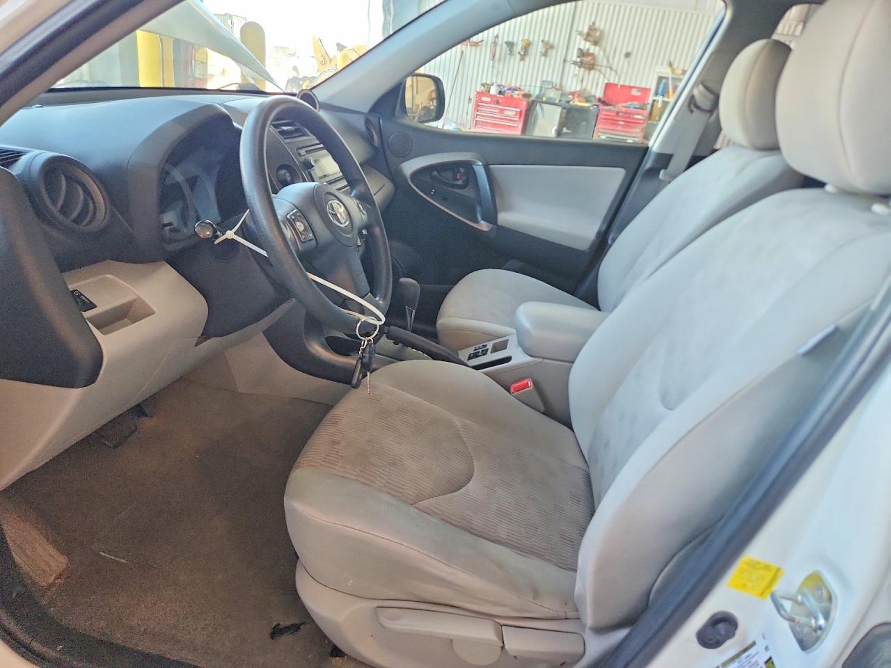 2012 TOYOTA RAV4 BASE photo 13