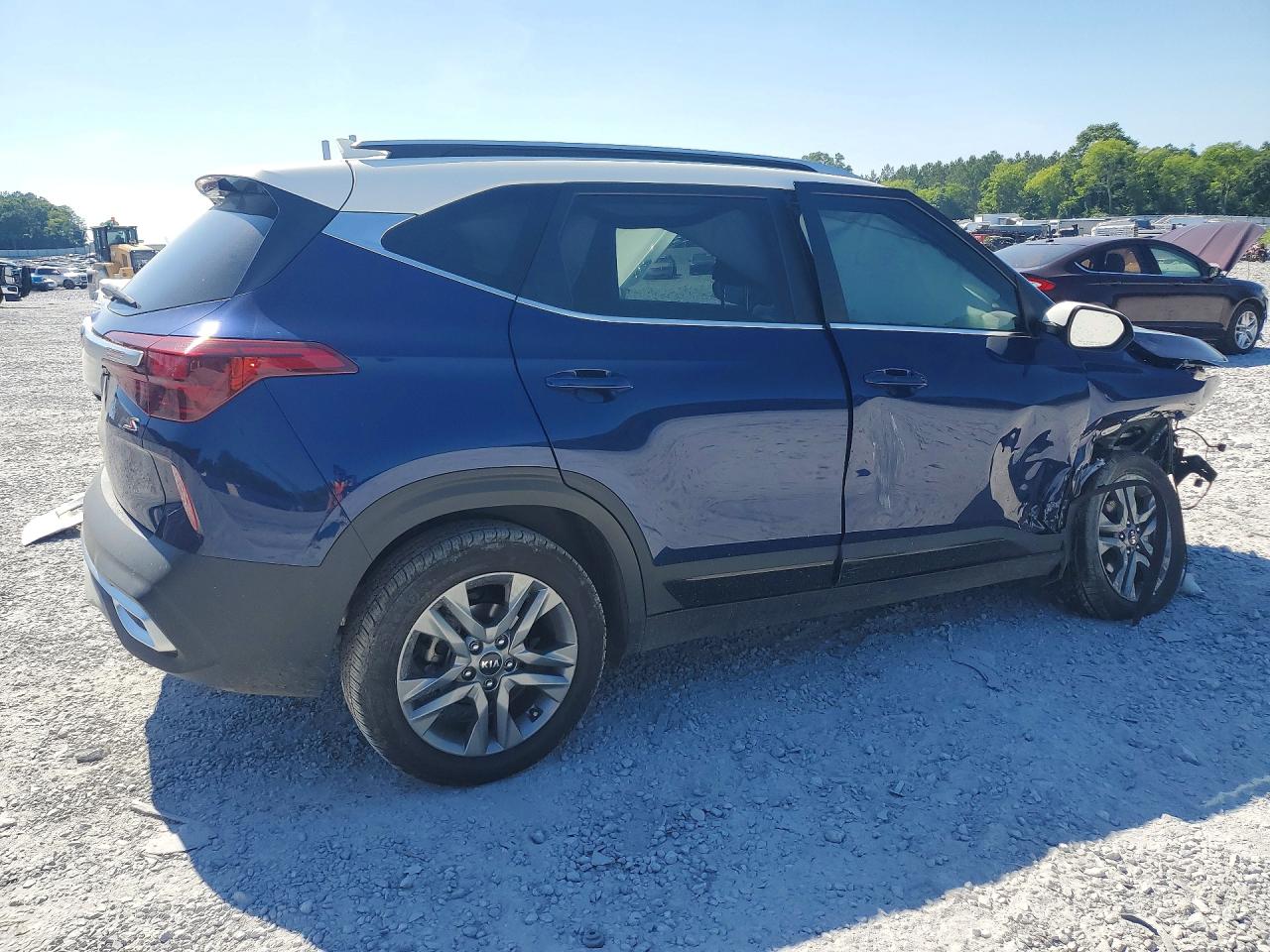 2021 KIA SELTOS S photo 3