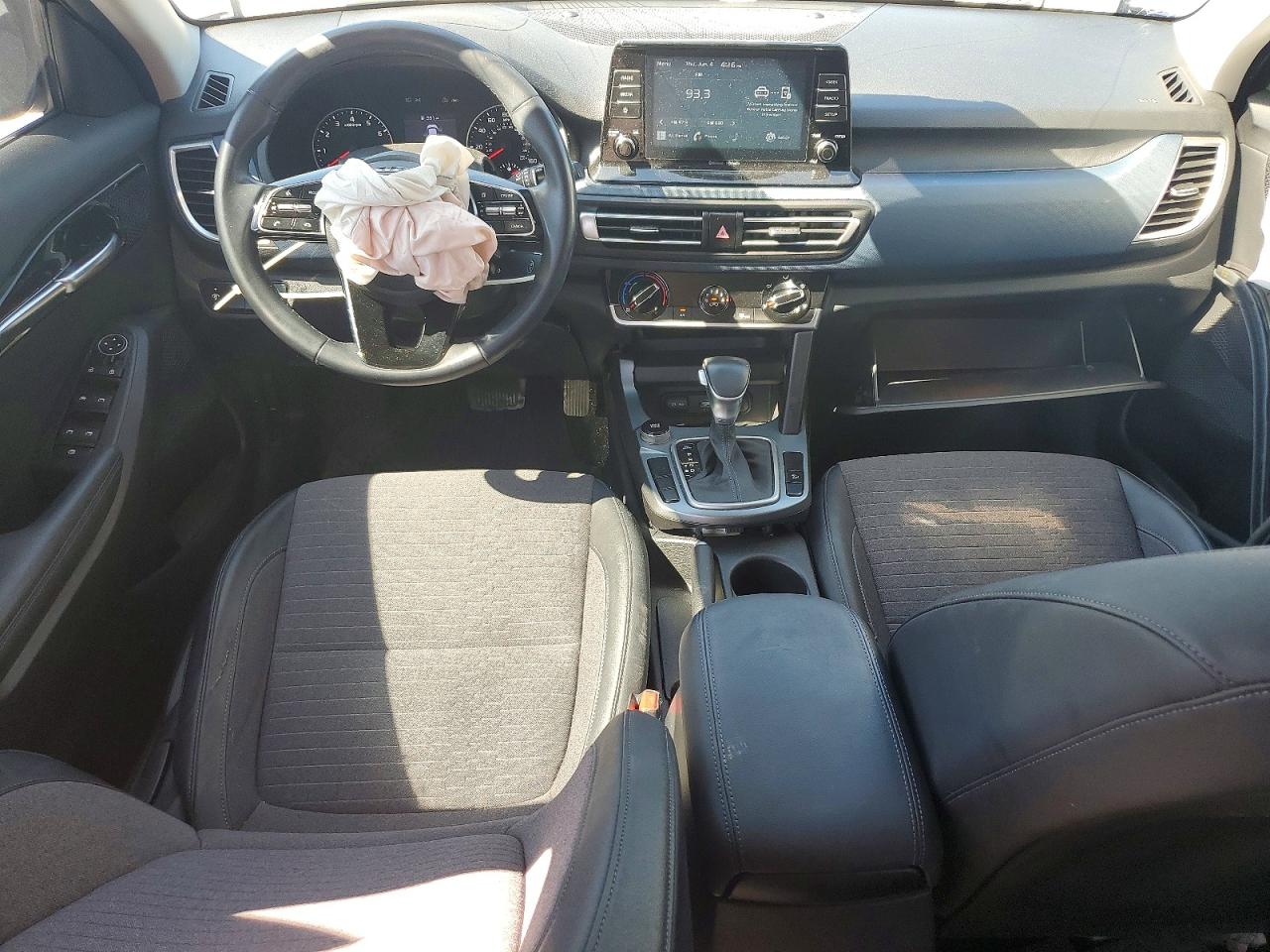 2021 KIA SELTOS S photo 8