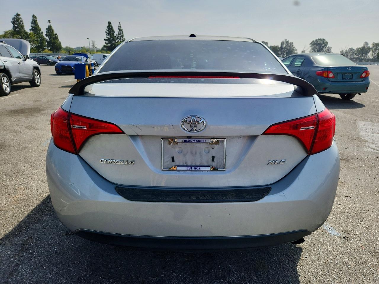 2019 TOYOTA COROLLA XLE photo 16