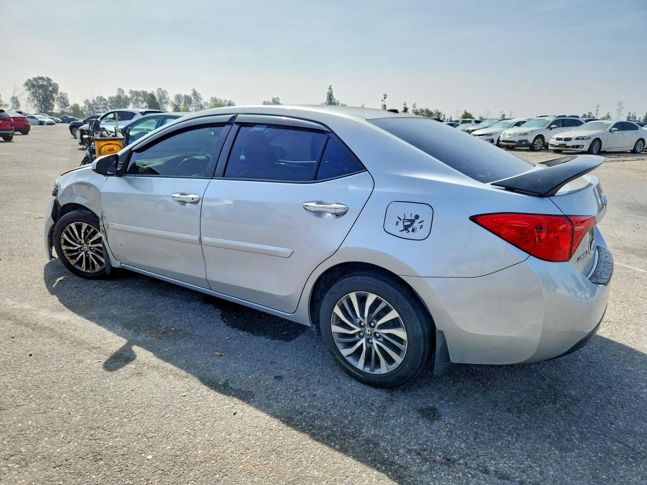 2019 TOYOTA COROLLA XLE photo 4