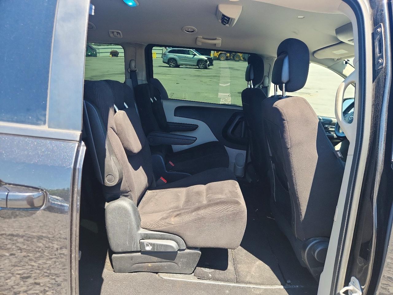 2015 DODGE GRAND CARAVAN SXT photo 31