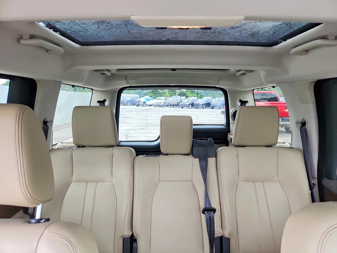 2016 LAND ROVER LR4 HSE photo 28