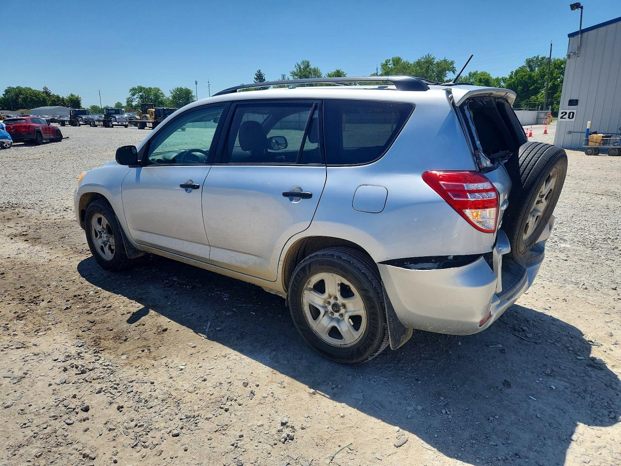 2011 TOYOTA RAV4 BASE photo 3