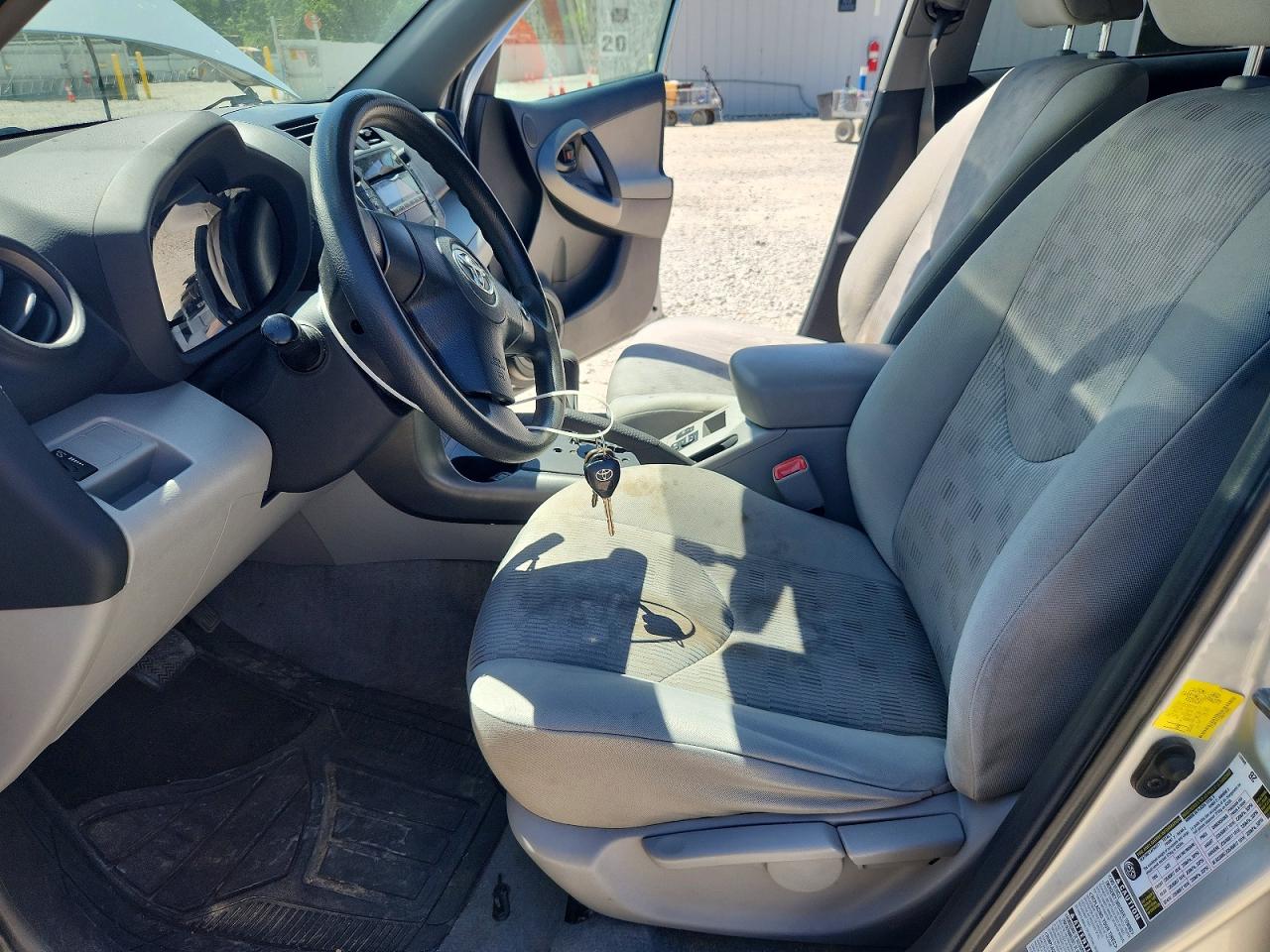2011 TOYOTA RAV4 BASE photo 13