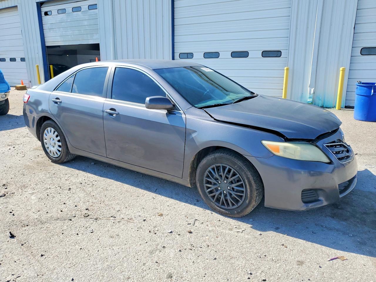 2011 TOYOTA CAMRY LE photo 7