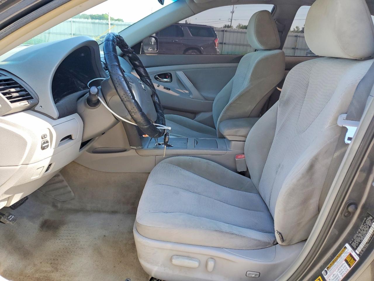 2011 TOYOTA CAMRY LE photo 13