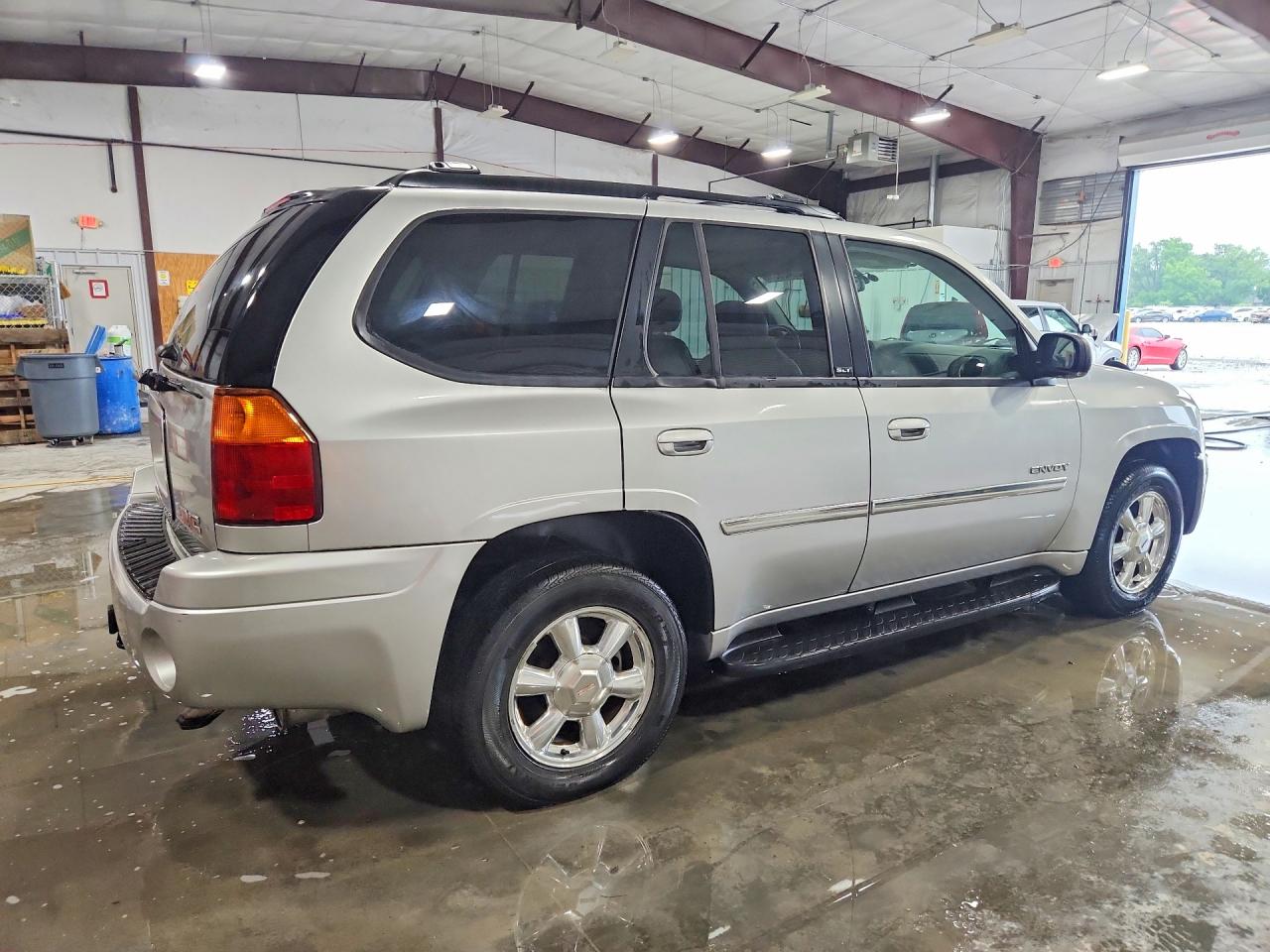2006 GMC ENVOY photo 3