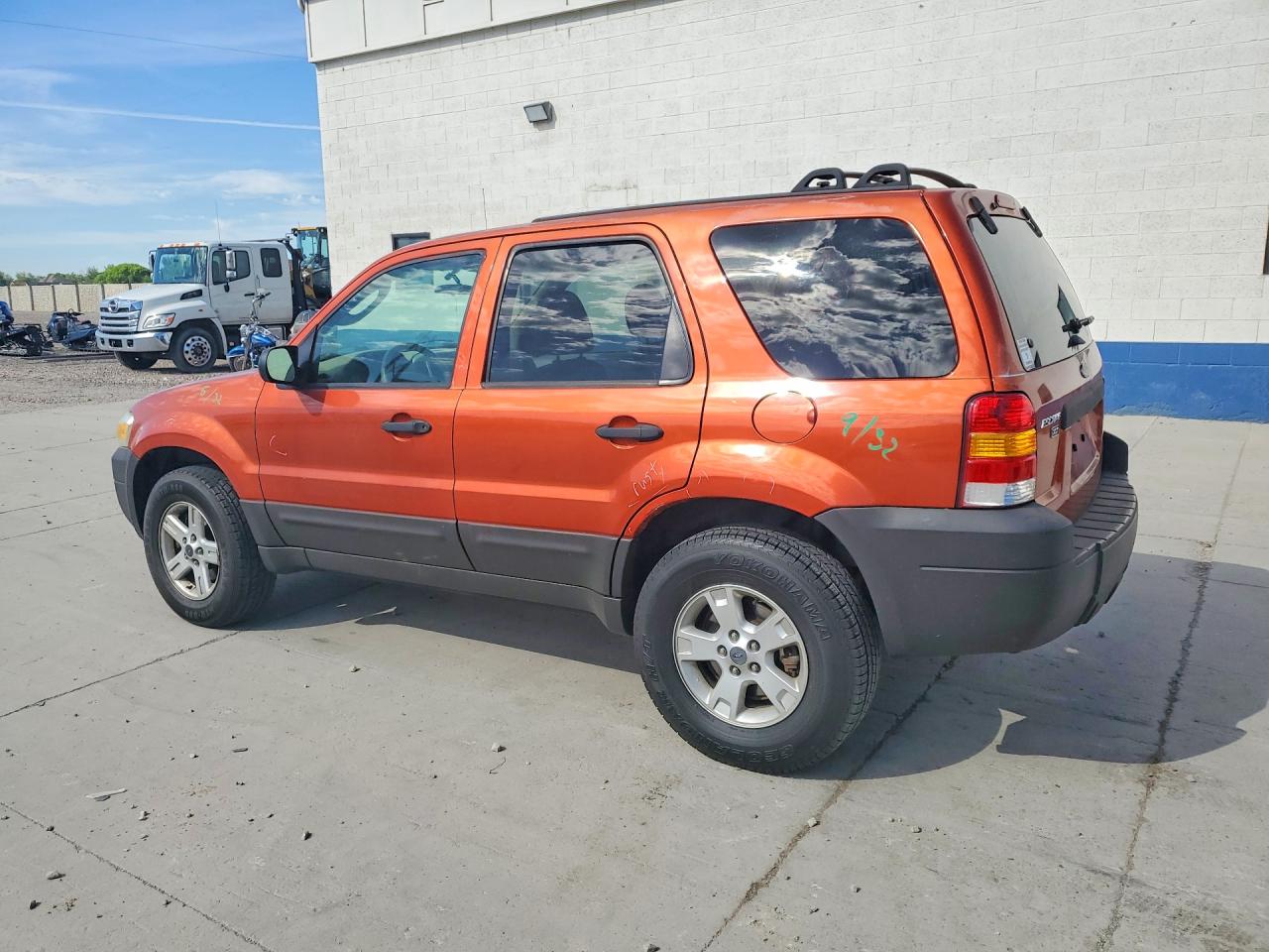 2006 FORD ESCAPE XLT photo 3