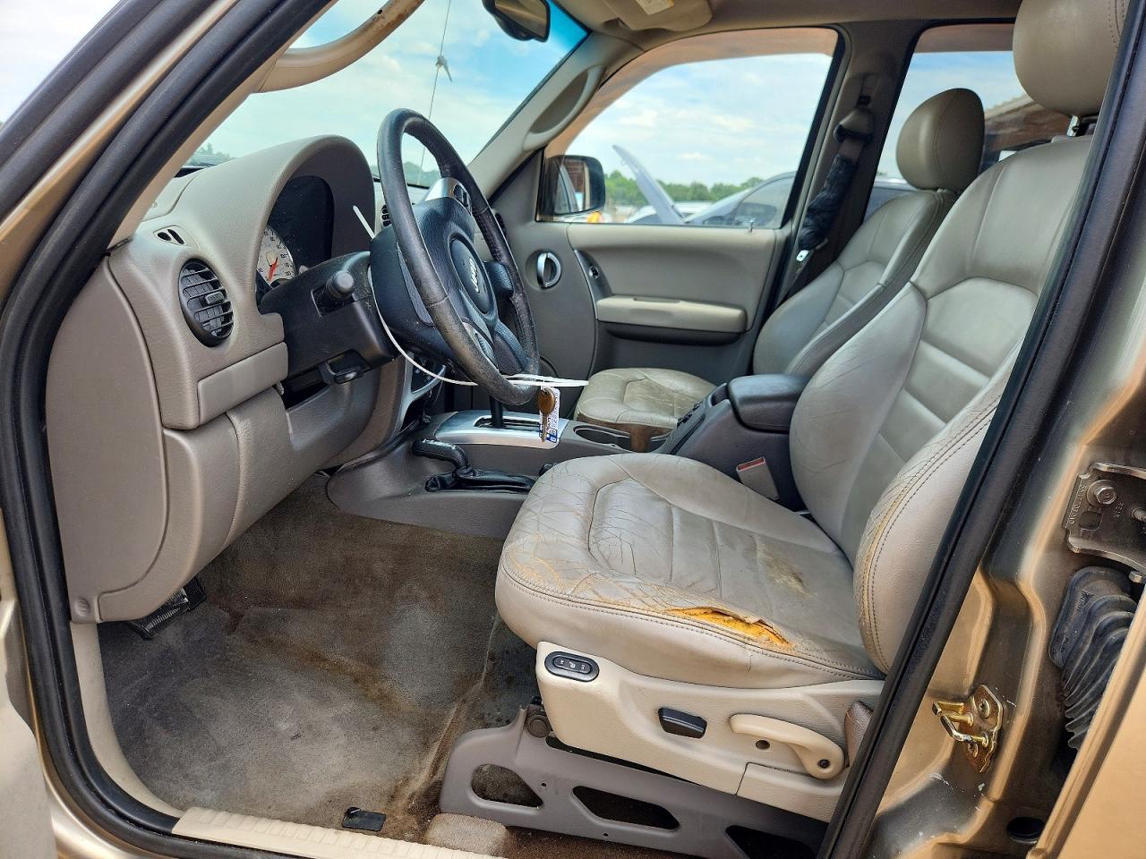 2004 JEEP LIBERTY LIMITED photo 13