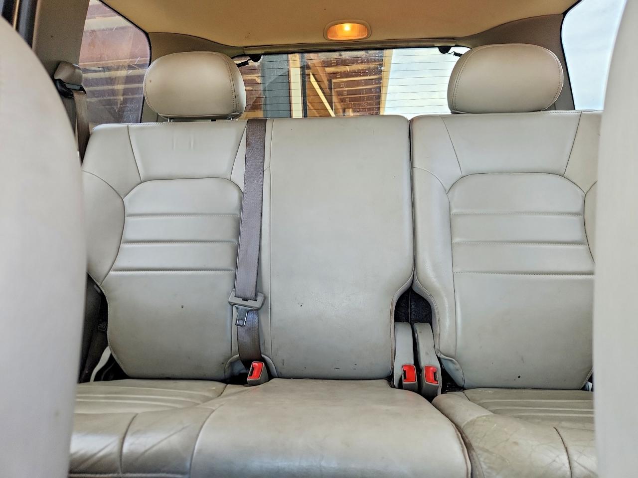 2004 JEEP LIBERTY LIMITED photo 19