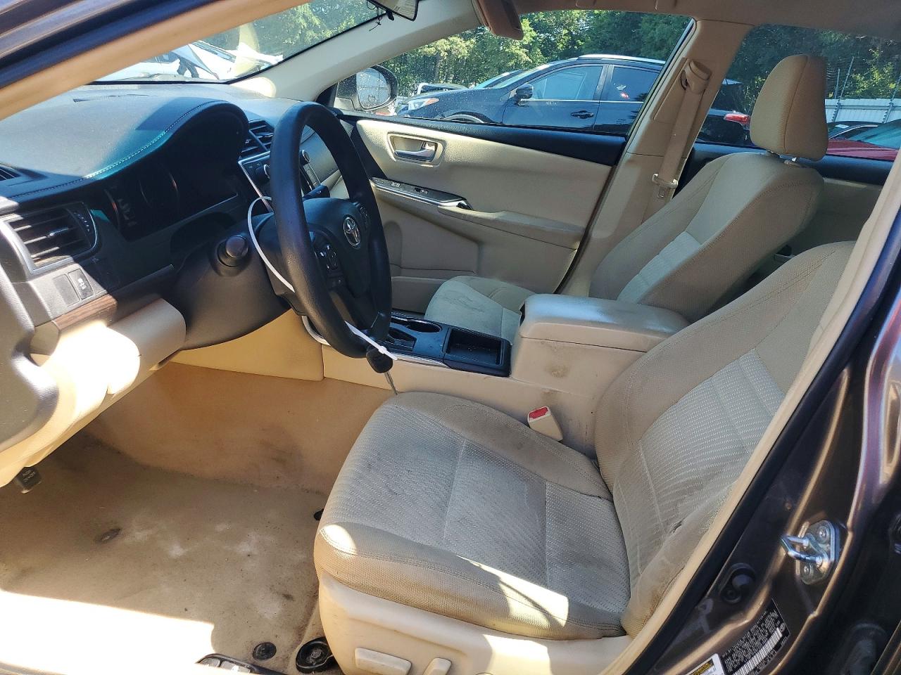 2015 TOYOTA CAMRY LE photo 13