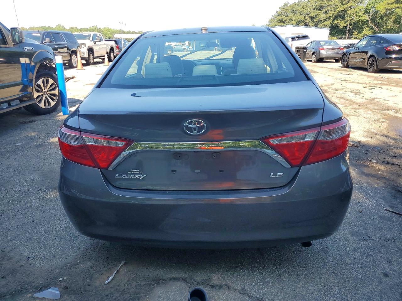 2015 TOYOTA CAMRY LE photo 11